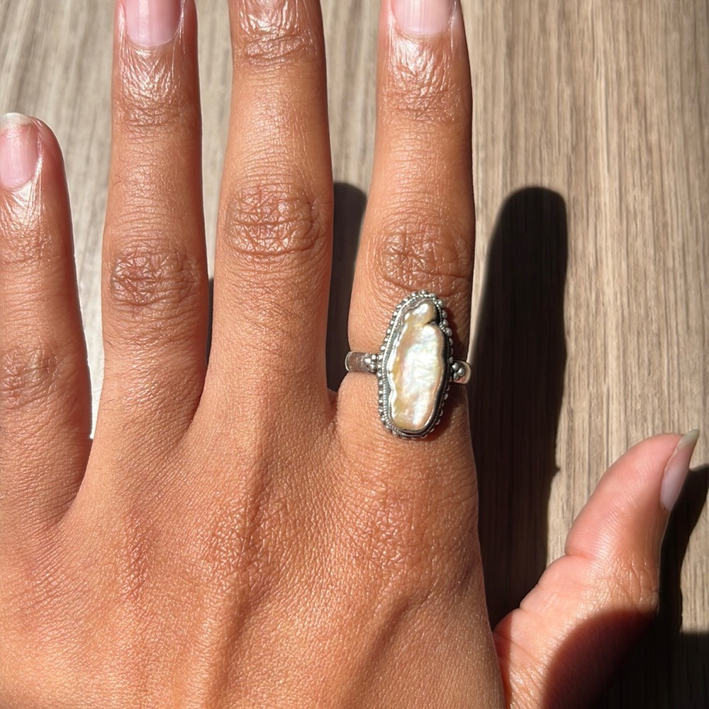 Sterling silver mother of pearl ring!